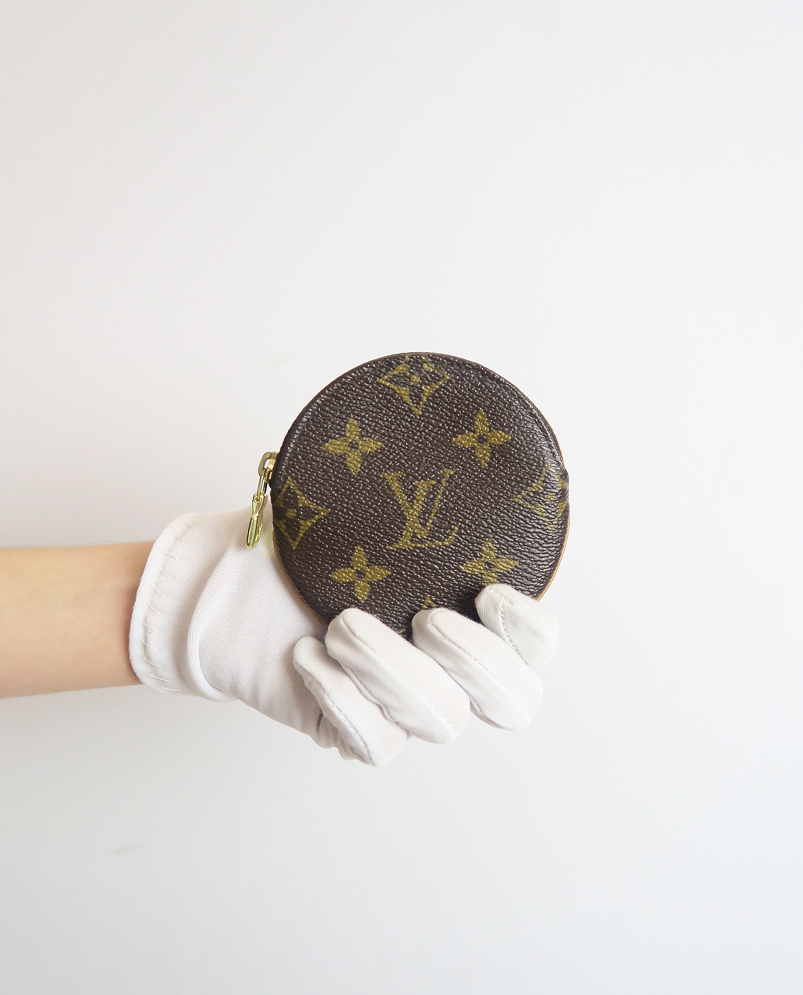 Louis vuitton monogram round coin online purse